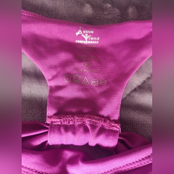 Active Trend Performance top. - Picture 2 of 6